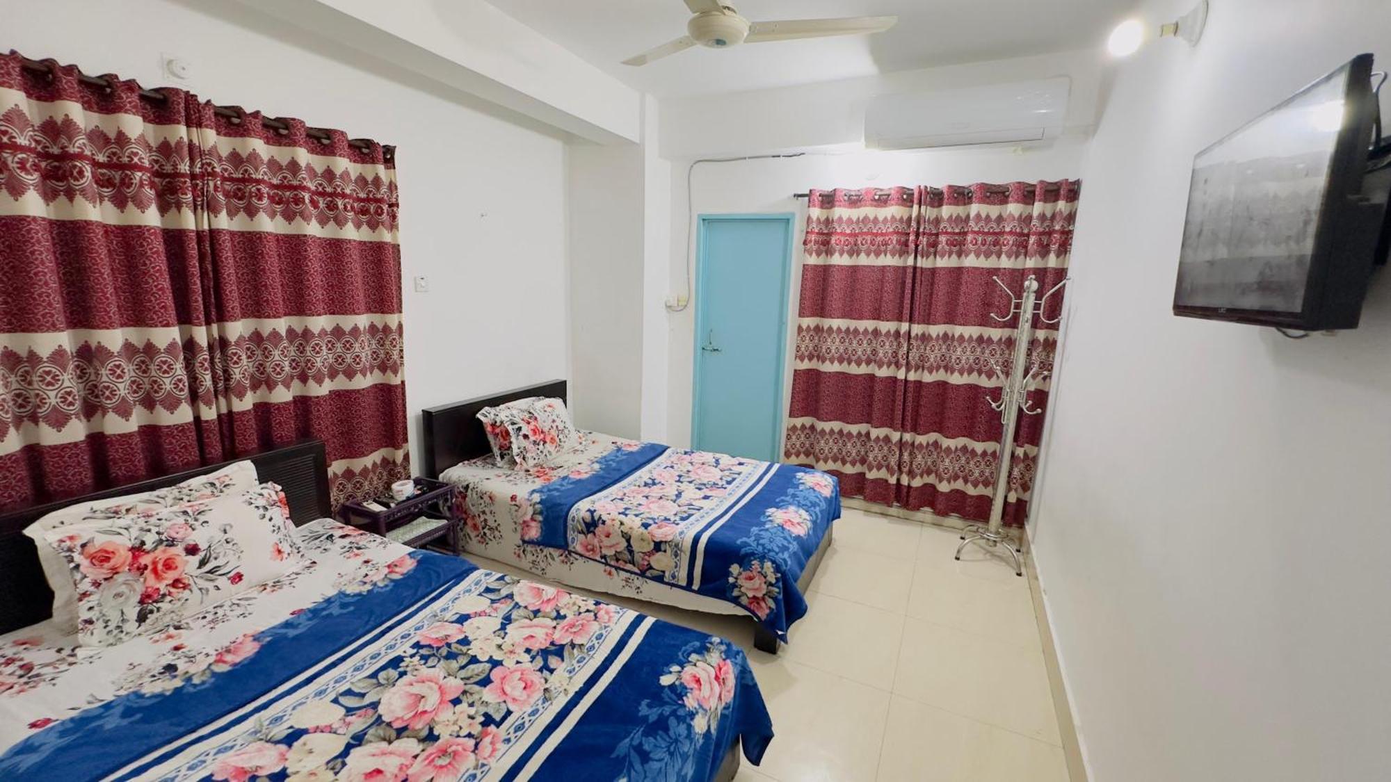 Mohammadia Restaurant & Guest House Near United Hospital 다카 외부 사진